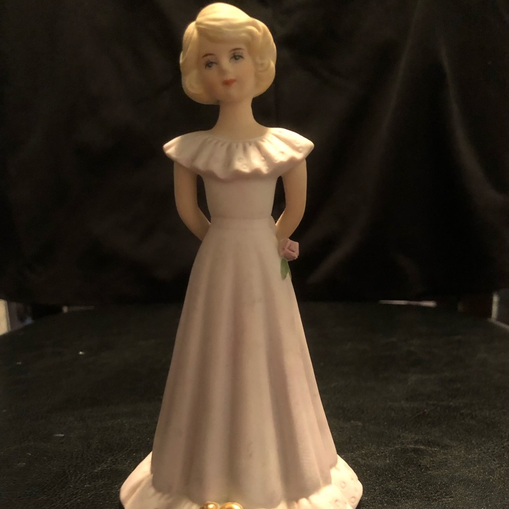 Vintage Age 13 Enesco Growing Up Girls - Blonde figurines